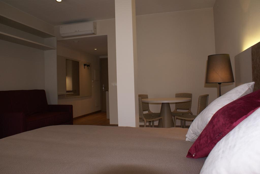 Aparthotel K Figueres  Oda fotoğraf